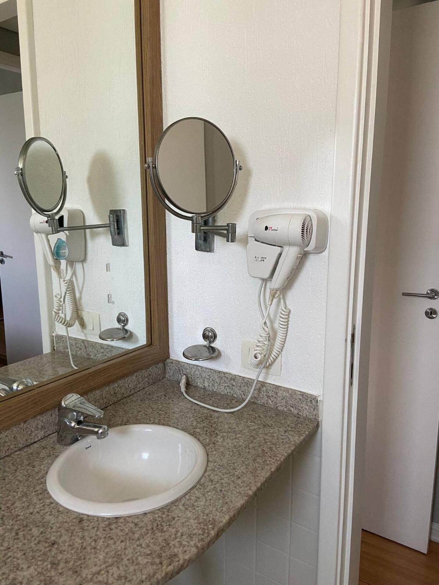 Apartment Cobertura Com Hidro, Garagem, Academia E Portaria 24 - Arpoador Rio de Janeiro